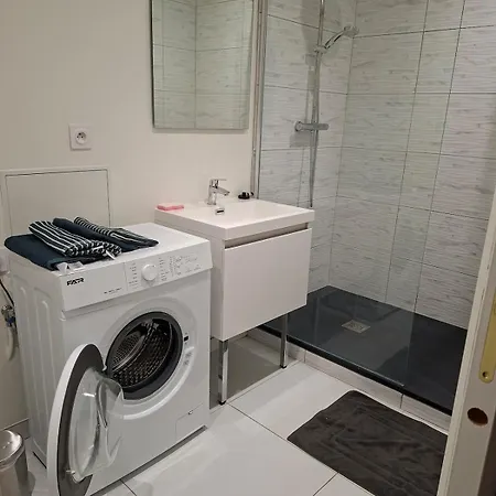 Apartment T2 Climatise En Rdc Avec Espace Exterieur Romans-sur-Isère